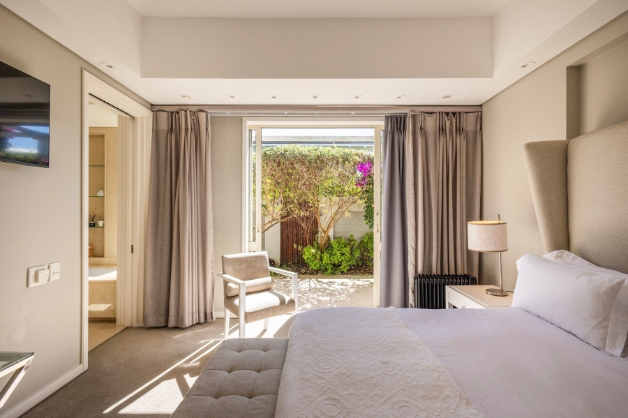 5 Bedroom Property for Sale in Whale Rock Beach Western Cape